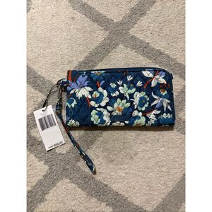 NWT Vera Bradley RFID Tech Wristlet Floral Bursts Quilted Wallet Travel Organize